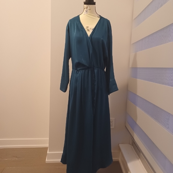 Zara Satin feel Teal Dress - Picture 2 of 6